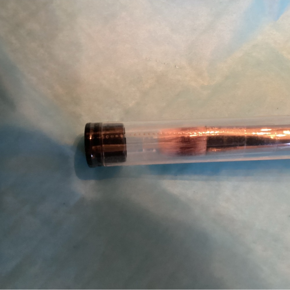 It Cosmetics Heavenly Luxe Dual Eyeshadow Brush NWT - Picture 2 of 6